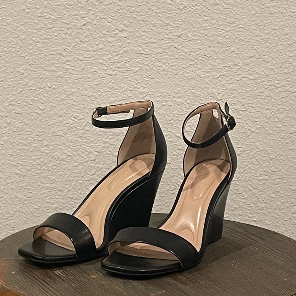 Casual Kelly & Katie Sandal Wedge Heels Black Adjustable Ankle Strap